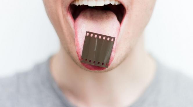 doi studenti au devenit camere foto dupa ce au inghitit cate o bucata de film vezi ce poze le au iesit