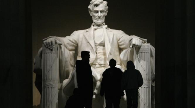 cum a fost tratat abraham lincoln dupa ce a fost asasinat ce contine raportul medical descoperit dupa 147 de ani