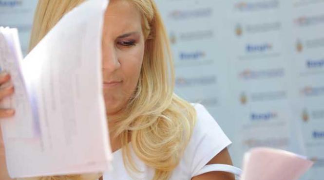 udrea regina cheltuirii banilor publici in 2009 blonda de la turism a tocat milioane de euro