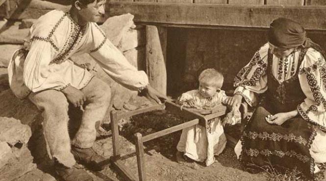 sfinti marunti in miez de ciresar