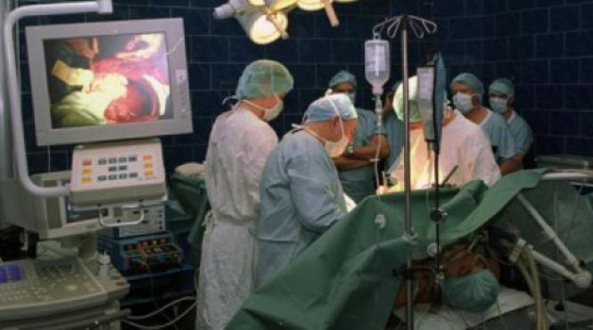 premiera medicala primul vas de sange creat din celule susa transplantat cu succes unei fete de 10 ani