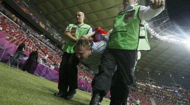 doi suporteri rusi vor fi expulzati din polonia si nu vor mai intra in spatiul schengen pana in 2017