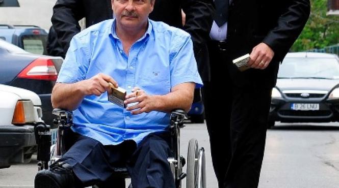 vintu ma voi supune deciziei instantei ma vedeti luandu mi caruciorul si fugind peste granite