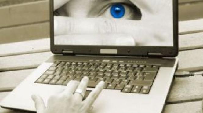 cum poti scapa de legea big brother sfaturile unui expert pentru a nu va fi violate mail urile si convorbirile telefonice