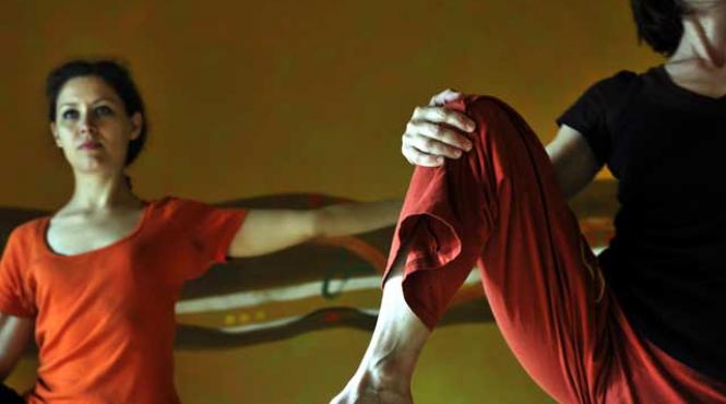 in dansul contemporan iti expui corpul dar si sentimentele nu sunt lebada sunt om am carne si suflet