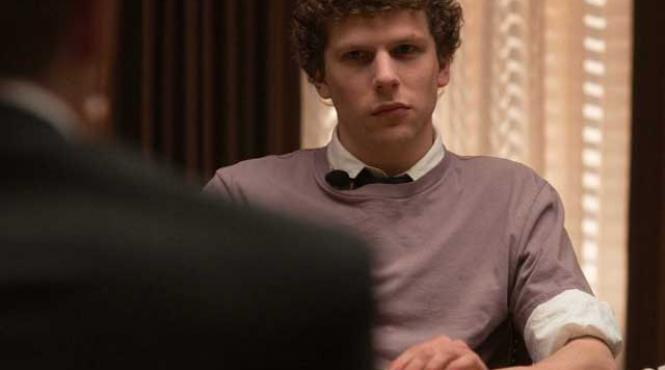 povestea facebook ului filmul a fost uimitor cititi acum cartea