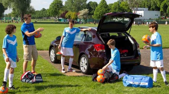 chevrolet cruze station wagon sufragerie pe patru roti