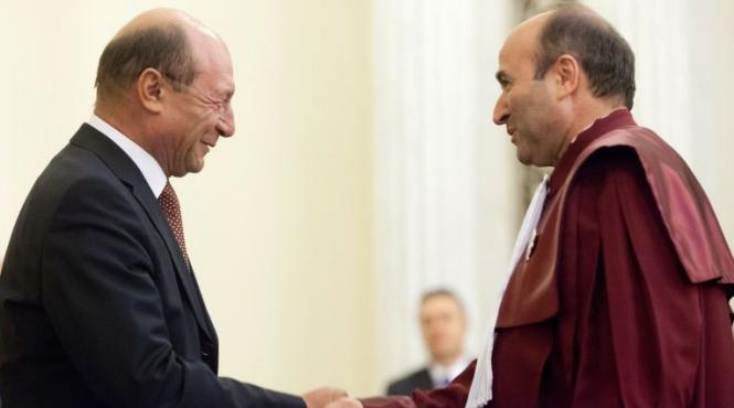 basescu a participat la sedinta ccr curtea decide interimatul in exercitarea functiei de presedinte