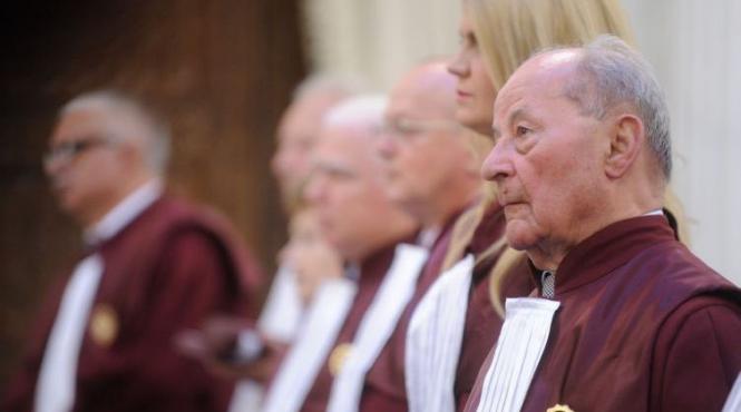 de ce au validat judecatorii ccr suspendarea lui basescu vezi motivarea curtii constitutionale