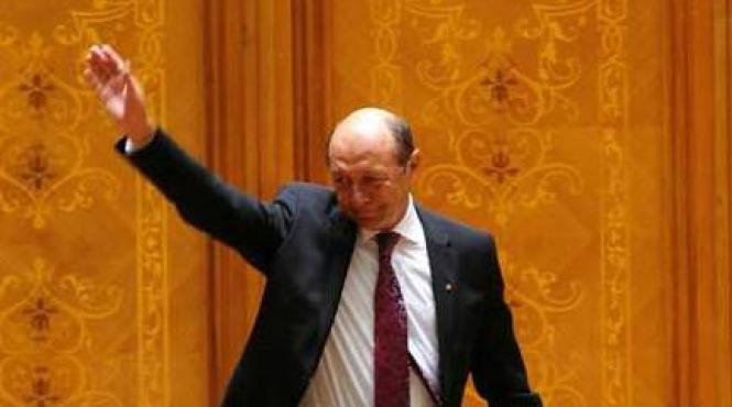 basescu abandonez mandatul daca participarea la referendum va fi sub 50