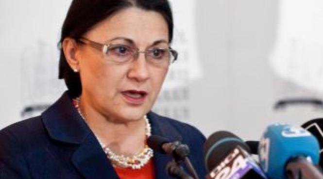 ecaterina andonescu 56 000 de copii de la clasa a opta nu au luat macar 5 la evaluare