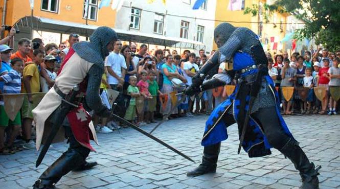 s au intors ceasurile la sighisoara