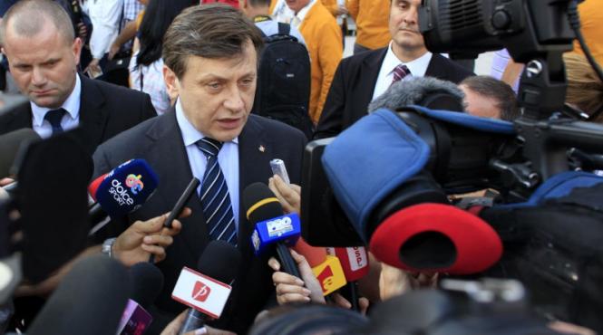 antonescu basescu a avut in spate pcr si securitatea lui ceausescu minte ca are in spate europa sua