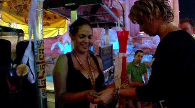 anamaria prodan a mers cu o vaza de marguerita la gat in vegas