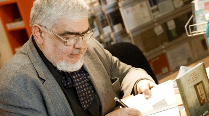 petre roman il acuza pe andrei plesu de plagiat si colaborare cu securitatea