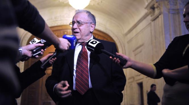 ion iliescu presedintele basescu nu mai poate ramane in functie