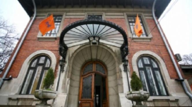 referendum 2012 traian basescu este la sediul pdl vezi ce se pregateste