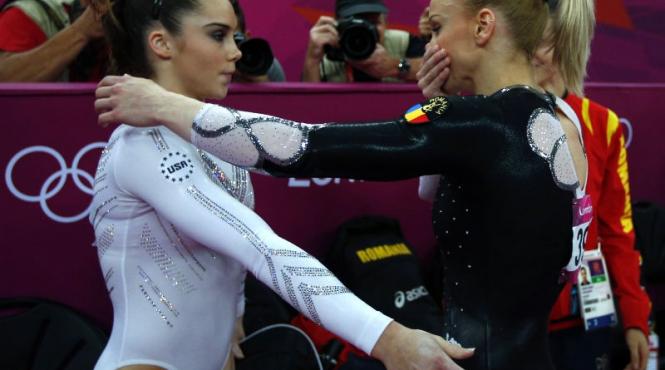 ce a scris mckayla maroney pe twitter dupa ce sandra izbasa i a suflat aurul olimpic