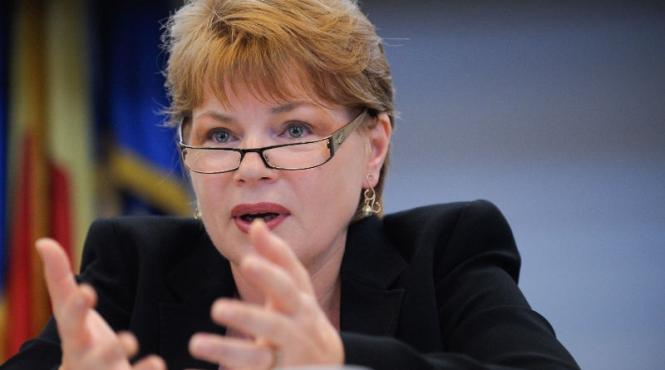 judecatoarea mona pivniceru si a dat demisia din functia de membru al csm