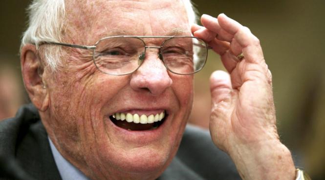 neil armstrong primul om care a pasit pe luna a suferit o interventie cirurgicala