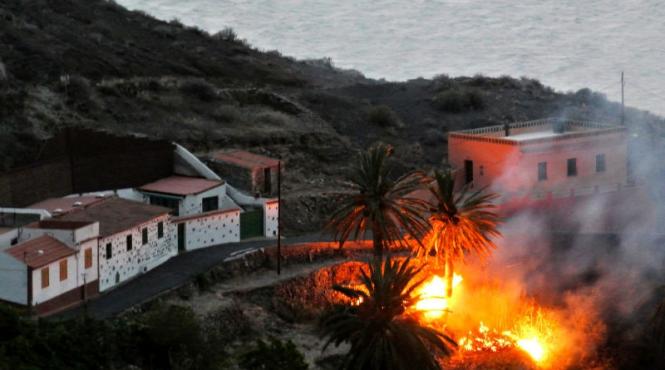 mii de persoane evacuate in canare in timp ce spania este cuprinsa de un nou val de incendii