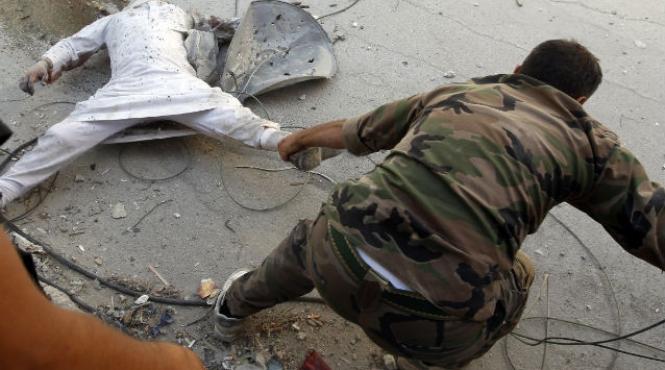 atrocitati fara limite in siria mai multi partizani ai regimului de la damasc aruncati de pe o cladire video