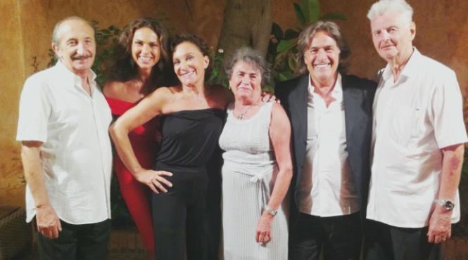 ramona badescu a luat masa cu ricchi e poveri si i a invitat in romania