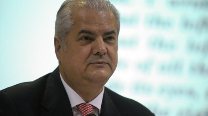 adrian nastase scrie dupa 50 de zile din penitenciarul jilava cat de superficiala poate fi o rana la distanta de 1mm de carotida
