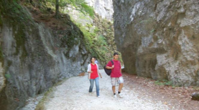 titus corlatean a gasit nu numai cheile diplomatiei ci si pe cele ale zarnestiului intr o minivacanta de ministru