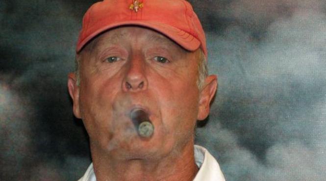 s a sinucis regizorul filmului top gun tony scott s a aruncat de pe un pod din los angeles lasand un bilet de adio