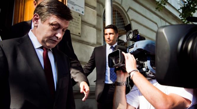 crin antonescu nu ma retrag din politica pentru ca in realitate traian basescu a fost demis