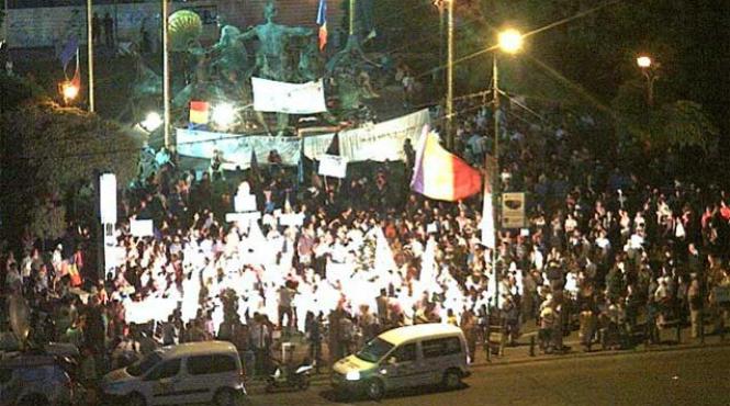 manifestantii au revenit in piata universitatii curtea constitutionala este basisto penala