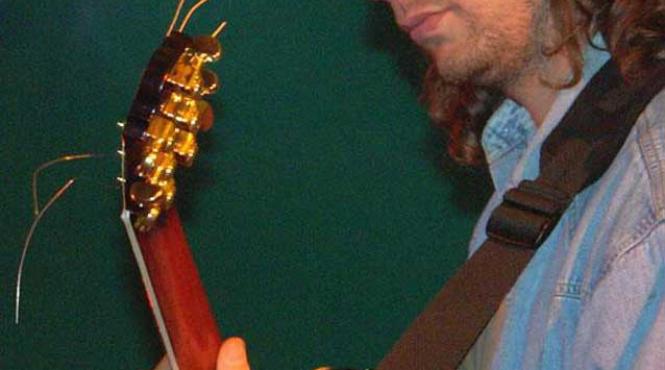 chitaristul emil kindlein si trista gama la minor