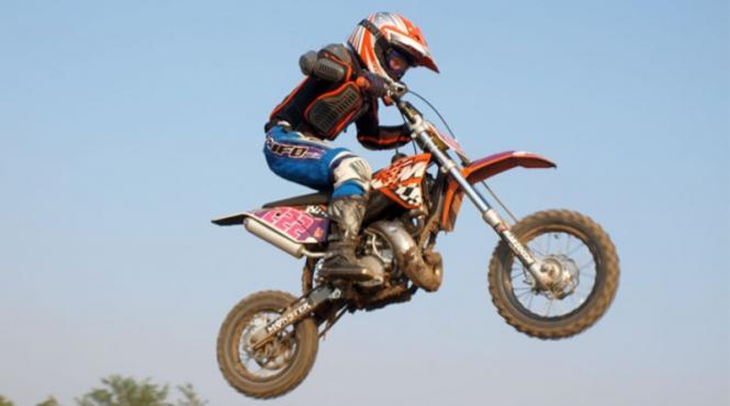 motocrosul a transformat canicula intr un spectacol incendiar