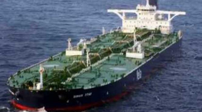 petrolier grec cu 24 de marinari la bord capturat de pirati in largul statului togo