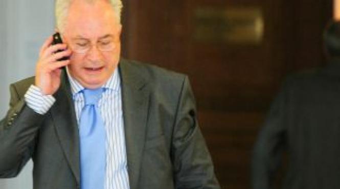 hasotti a acuzat intepaturi la inima la guvern ministrul culturii este in stare buna dar va ramane internat cel putin pana duminica
