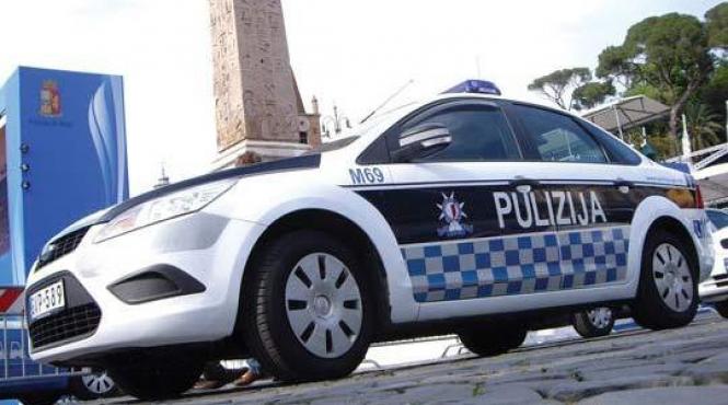 roman dus la spital in stare critica dupa ce a fost agresat in malta