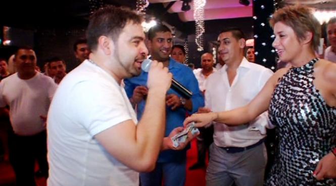 anamaria prodan petrece pana dimineata cu lautari uite cati bani le da pentru dedicatii galerie foto