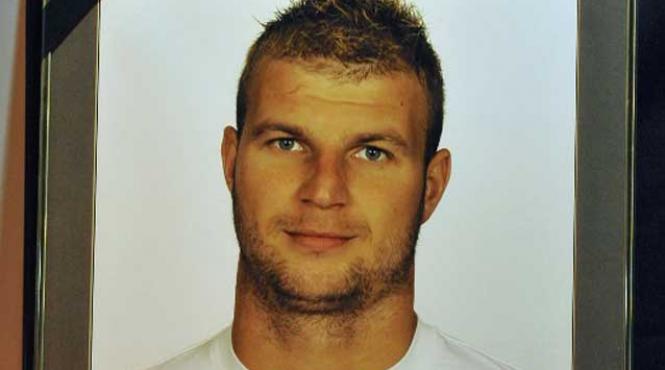 handbalistul marian cozma comemorat de fanii de la veszprem