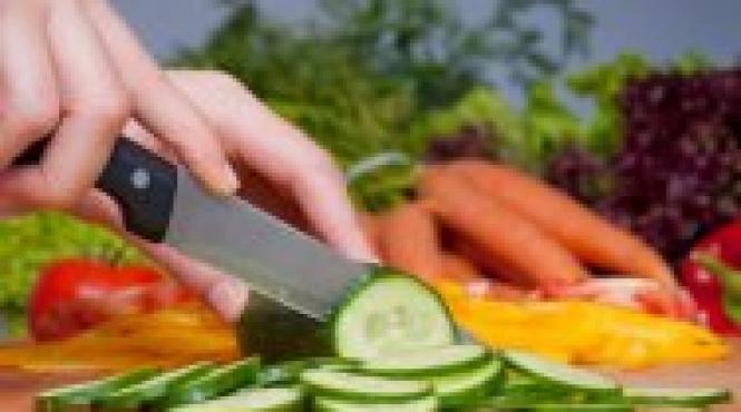 grabeste te incet la masa