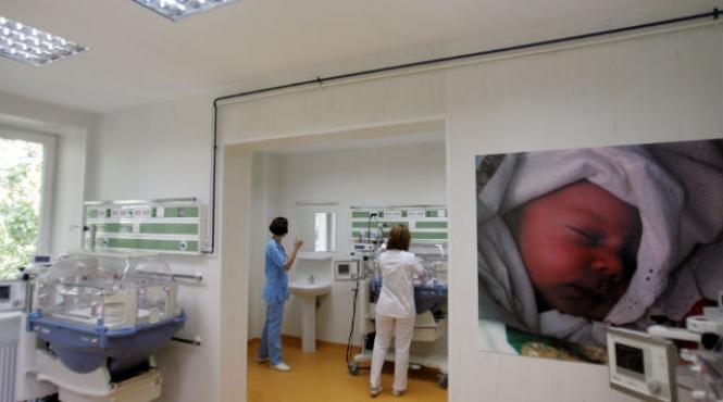 minunile din sanatate o romanca a nascut gemeni in spitale diferite
