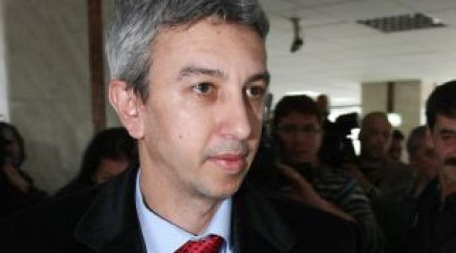 dan diaconescu cumpara tot avem bani si pentru privatizarea cfr marfa cfr calatori si tarom