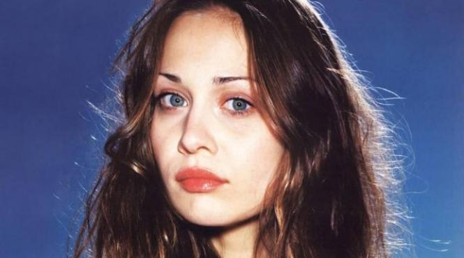 fiona apple a fost arestata pentru posesie de droguri