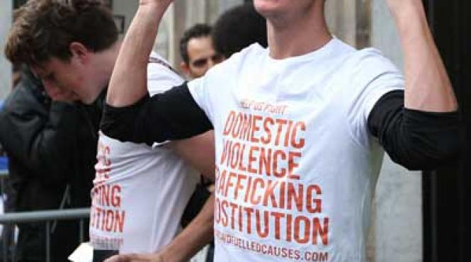 iphone 5 primii cumparatori primele probleme