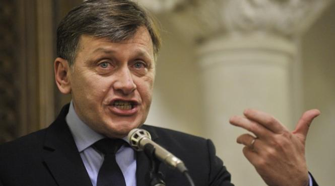 crin antonescu dan diaconescu este interesat nu de o actiune economica ci de una politica
