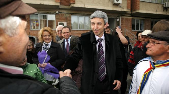 dan diaconescu banii exista si sunt la dispozitia guvernului ramane ca si ponta sa vrea acesti bani