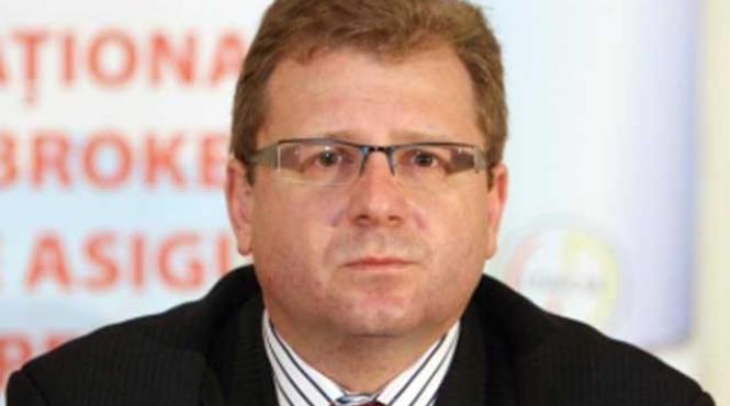 romanii cheltuie pe asigurari de 52 de ori mai putin decat elvetienii