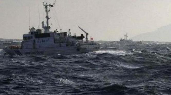 tensiuni in asia patru nave chineze au intrat in apele teritoriale ale insulelor administrate de japonia dar revendicate de beijing