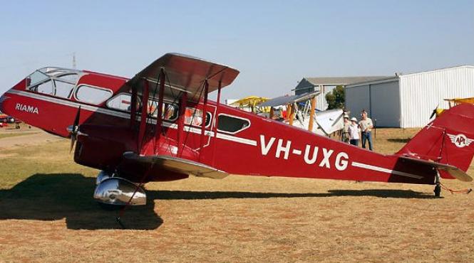 6 morti in urma prabusirii unui avion de epoca in australia