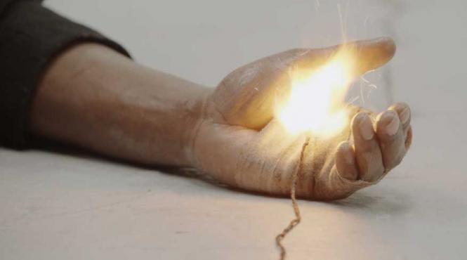 artistul roman mircea cantor celebrat la paris